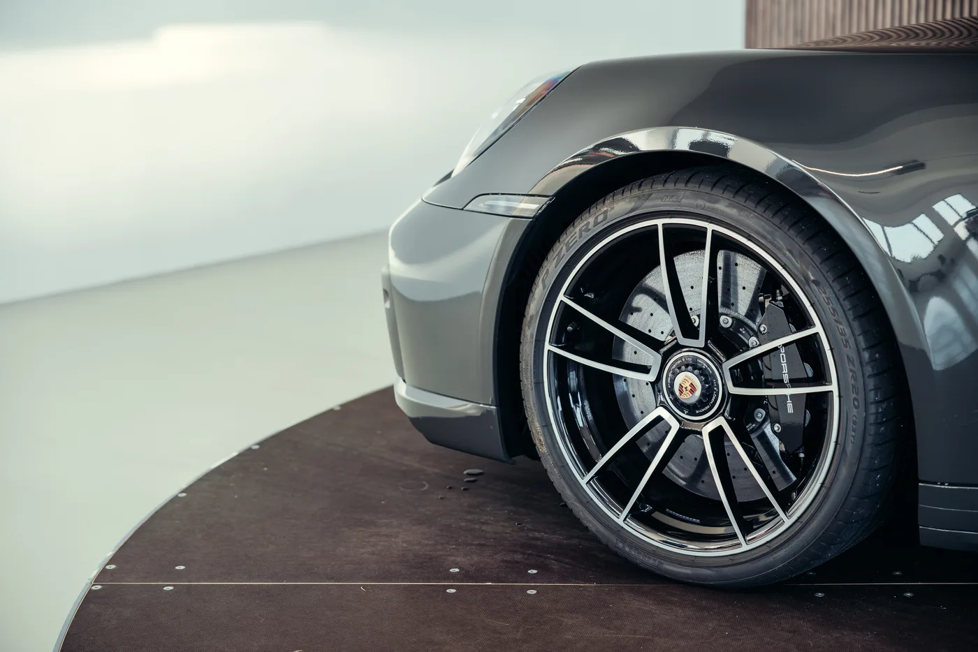 2022 Porsche 911 Turbo S Cabriolet proposée par un spécialiste de la voiture de collection à Stuttgart, Allemagne, photo 16 sur 25