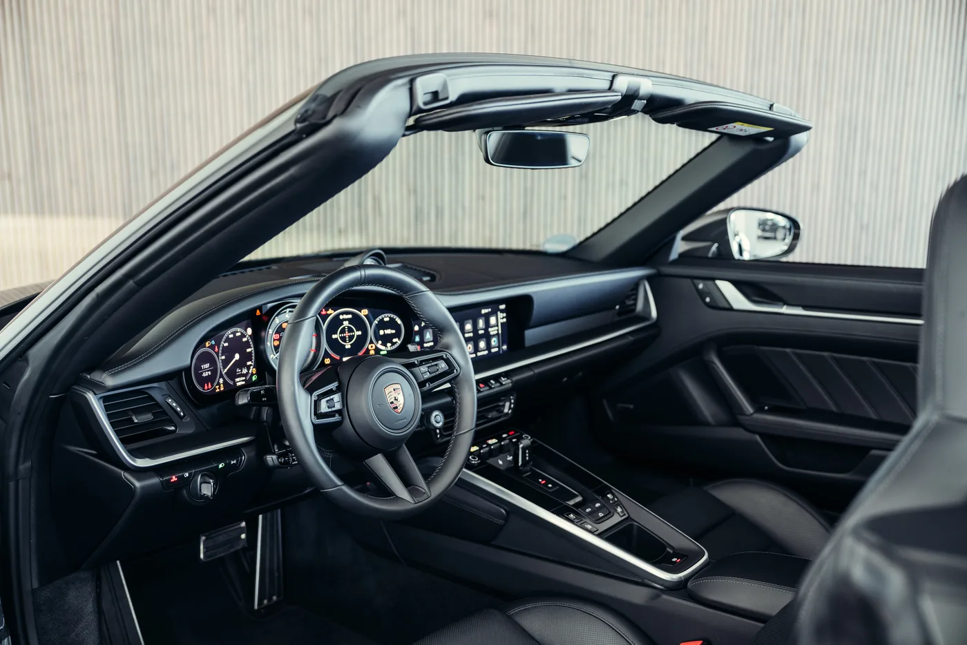 2022 Porsche 911 Turbo S Cabriolet proposée par un spécialiste de la voiture de collection à Stuttgart, Allemagne, photo 21 sur 25