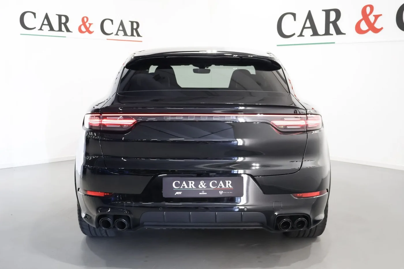 2022 Porsche Cayenne GTS Coupé offered by a supercar dealer in Zibido San Giacomo, Italy, photo 4 of 25