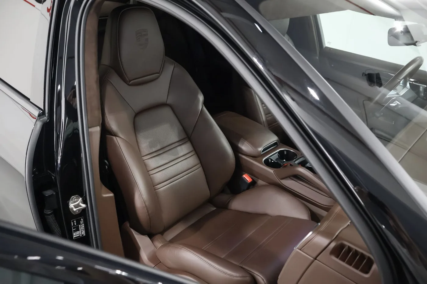 2022 Porsche Cayenne GTS Coupé offered by a supercar dealer in Zibido San Giacomo, Italy, photo 11 of 25