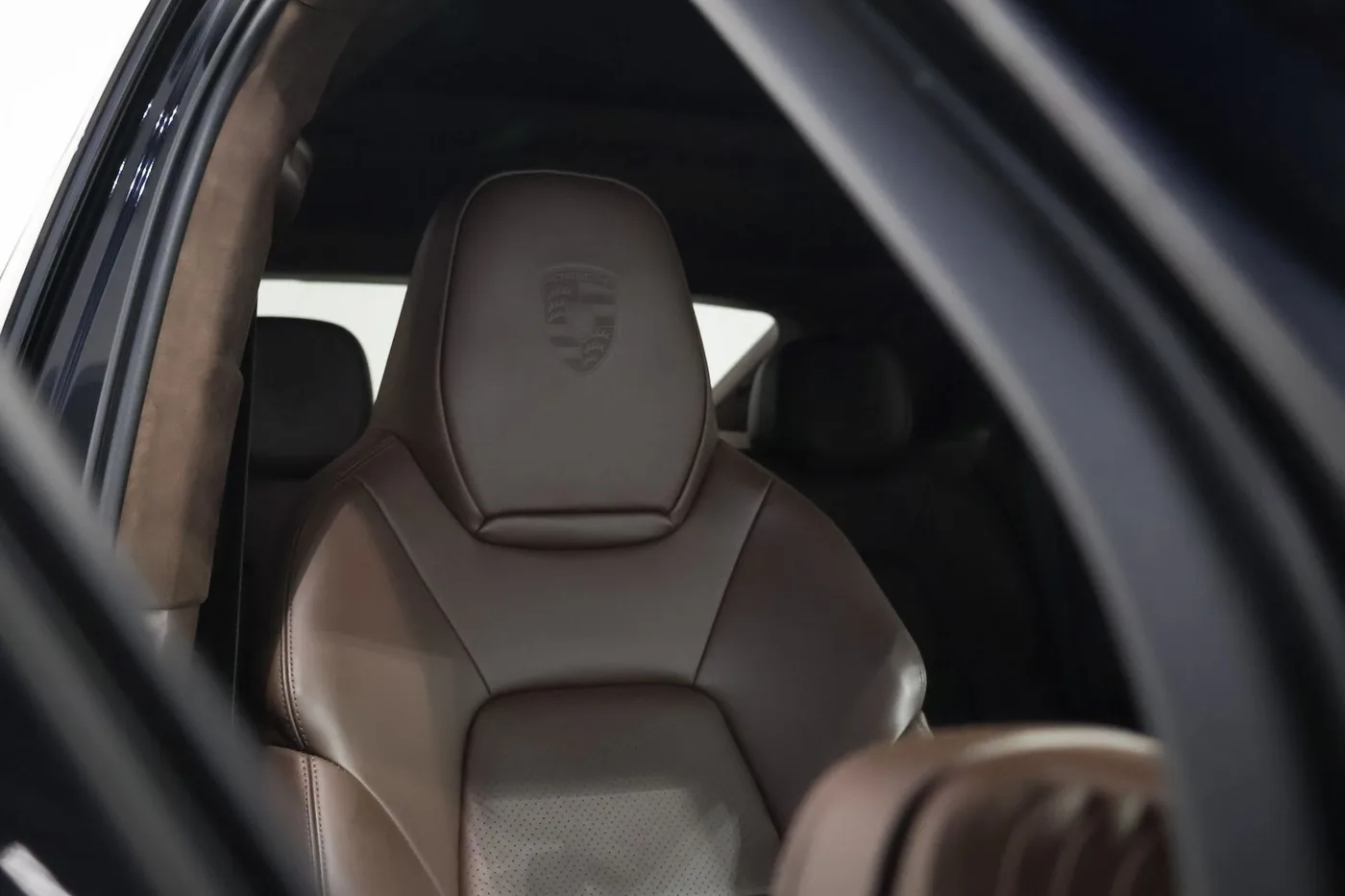 2022 Porsche Cayenne GTS Coupé offered by a supercar dealer in Zibido San Giacomo, Italy, photo 16 of 25