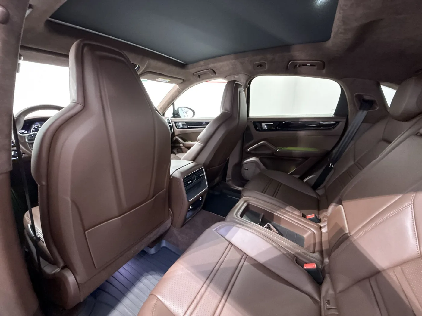 2022 Porsche Cayenne GTS Coupé offered by a supercar dealer in Zibido San Giacomo, Italy, photo 22 of 25