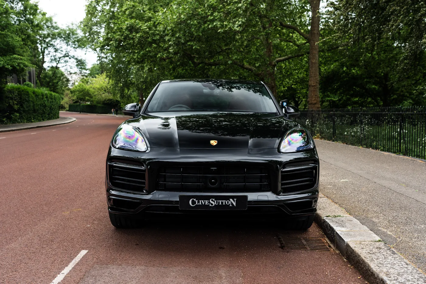 2022 Porsche Cayenne E-Hybrid Coupé, 2/30