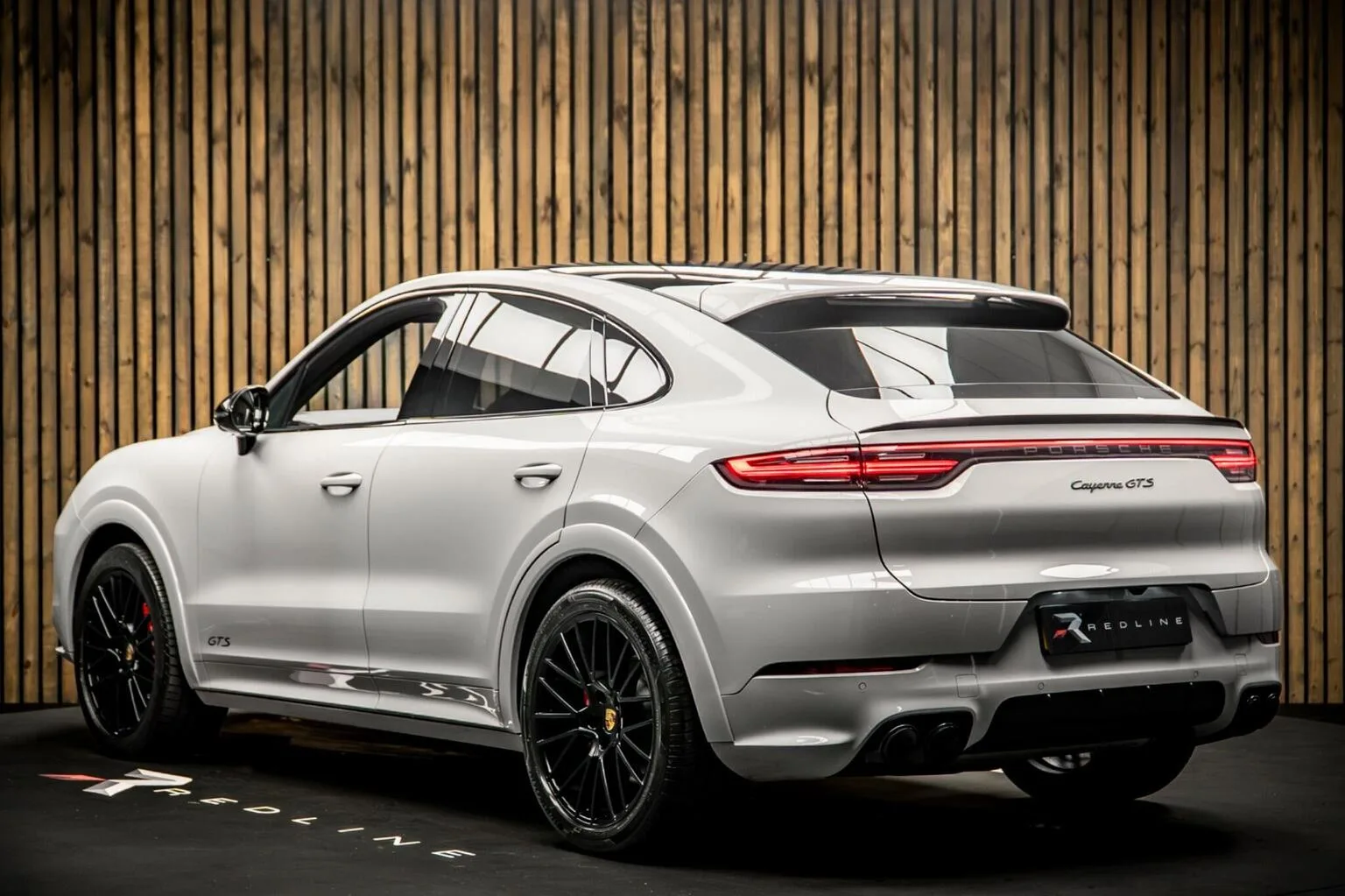 2022 Porsche Cayenne GTS Coupé, 3/30