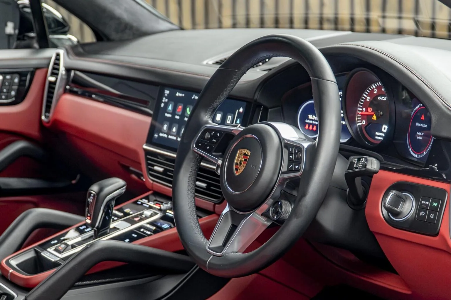2022 Porsche Cayenne GTS Coupé, 27/30