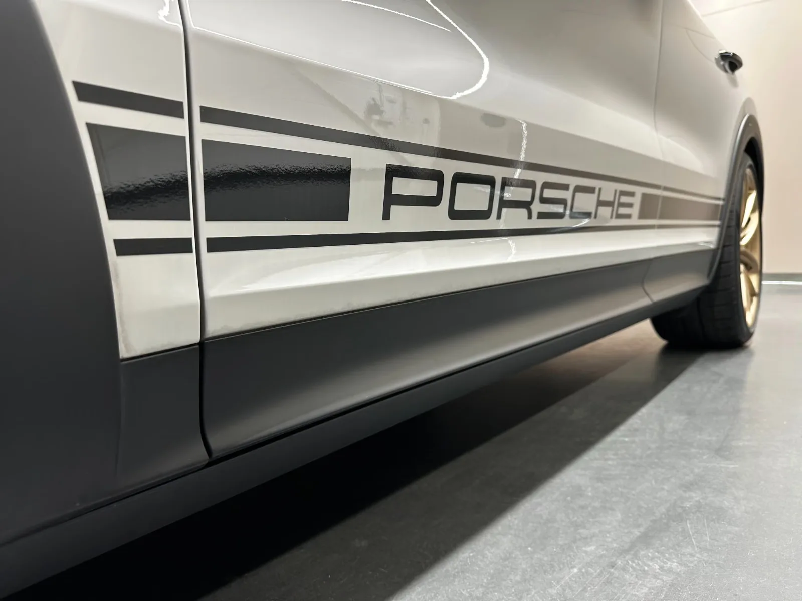2022 Porsche Cayenne Turbo GT, 4/30