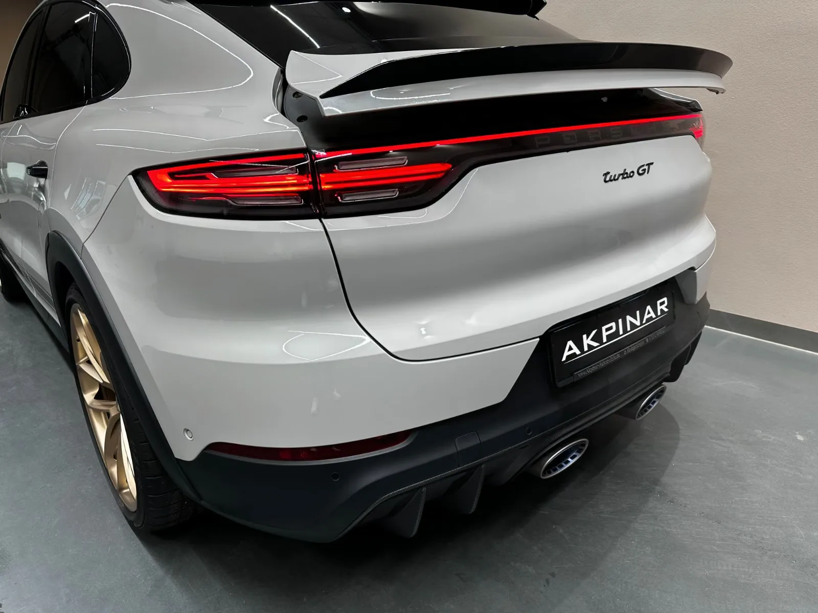 2022 Porsche Cayenne Turbo GT, 8/30