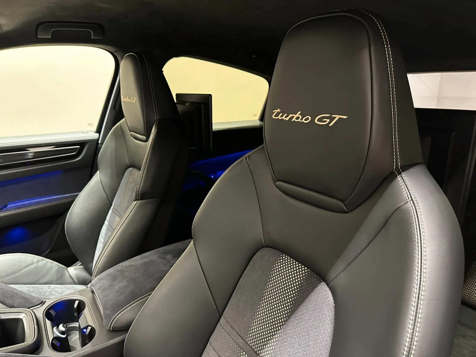 2022 Porsche Cayenne Turbo GT, 16/30