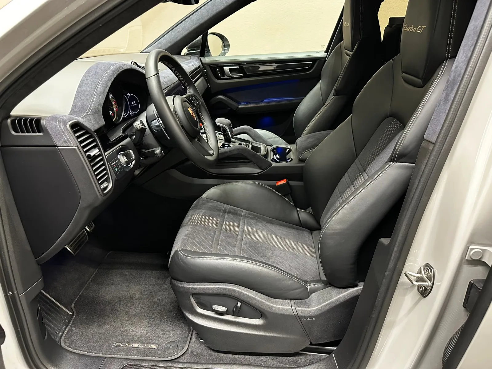 2022 Porsche Cayenne Turbo GT, 18/30
