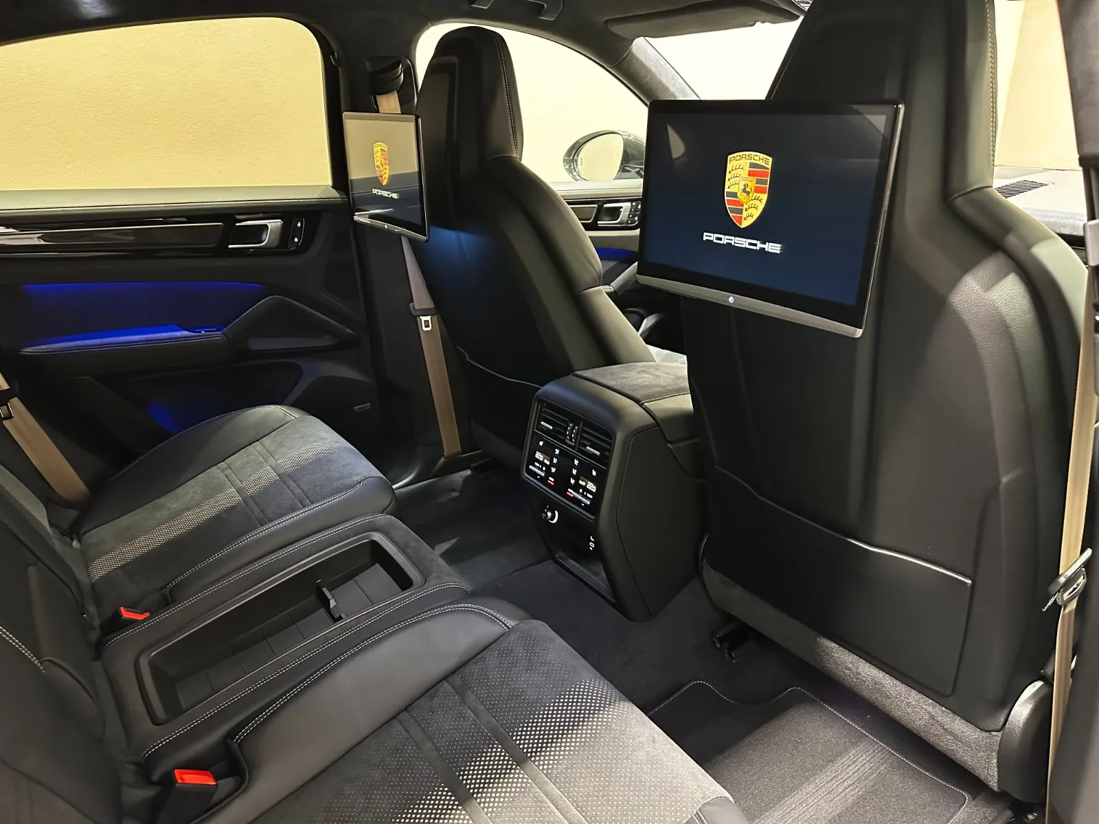 2022 Porsche Cayenne Turbo GT, 27/30