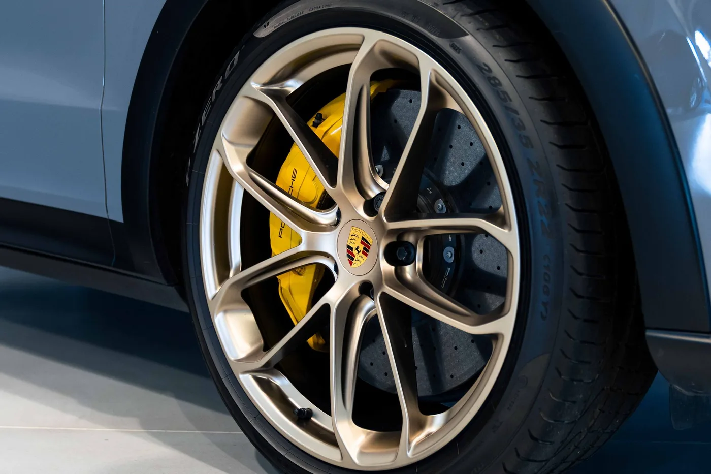 2022 Porsche Cayenne Turbo GT proposée par un spécialiste de la voiture de collection à London, Royaume-Uni, photo 3 sur 21