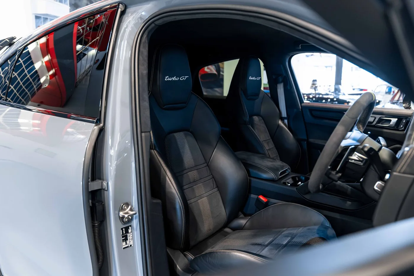 2022 Porsche Cayenne Turbo GT proposée par un spécialiste de la voiture de collection à London, Royaume-Uni, photo 11 sur 21