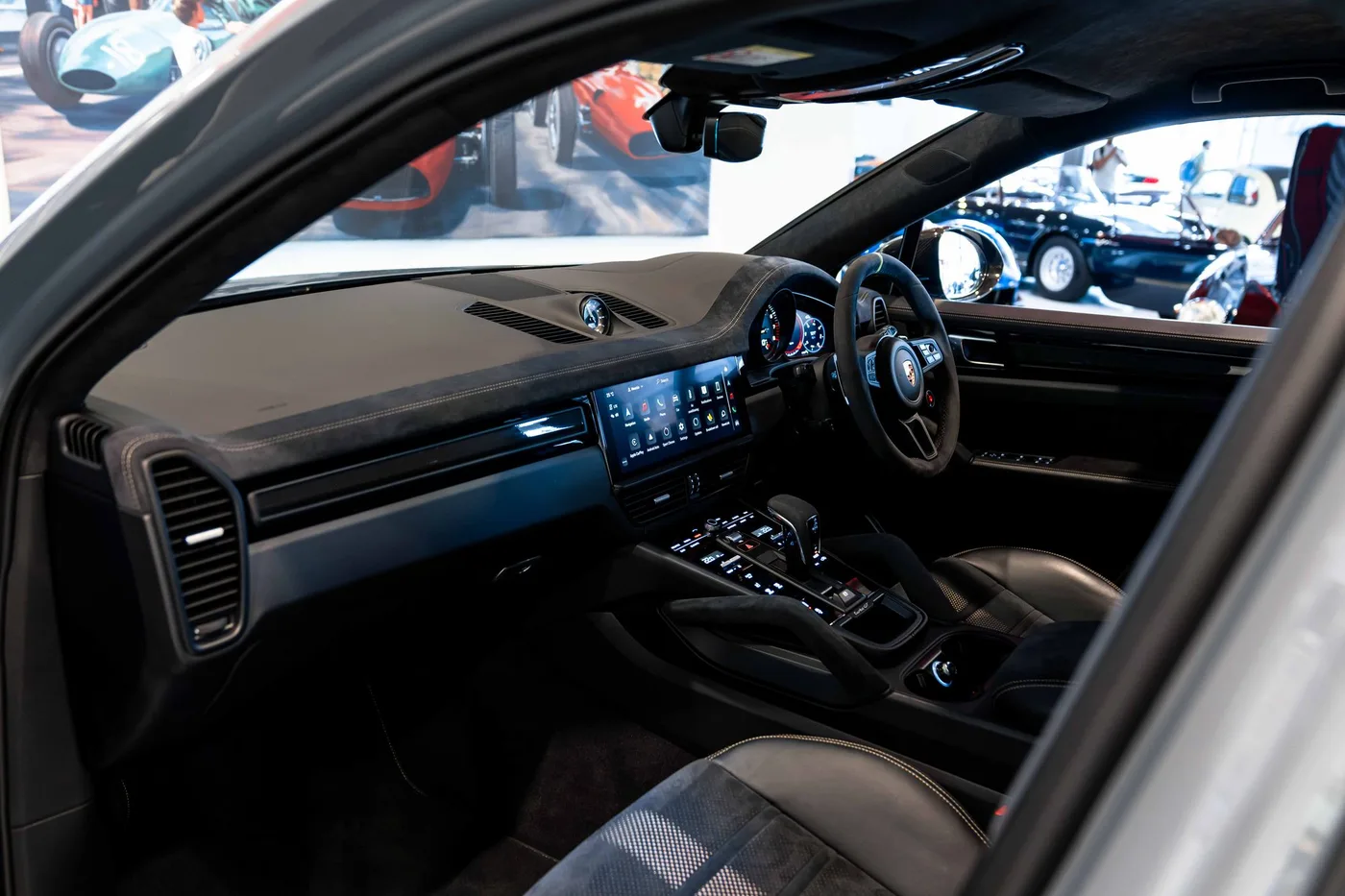 2022 Porsche Cayenne Turbo GT proposée par un spécialiste de la voiture de collection à London, Royaume-Uni, photo 17 sur 21