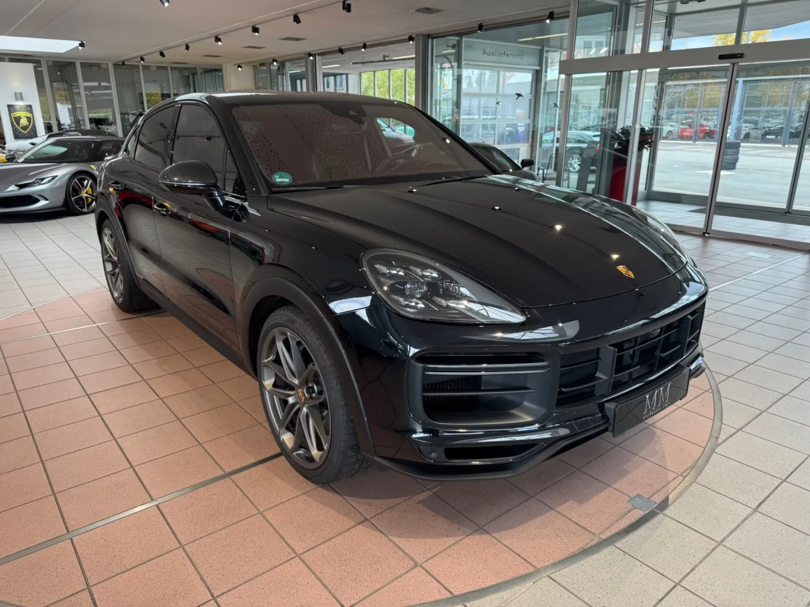 2022 Porsche Cayenne Turbo GT proposée par un concessionnaire spécialisé à Hannover, Allemagne, photo principale