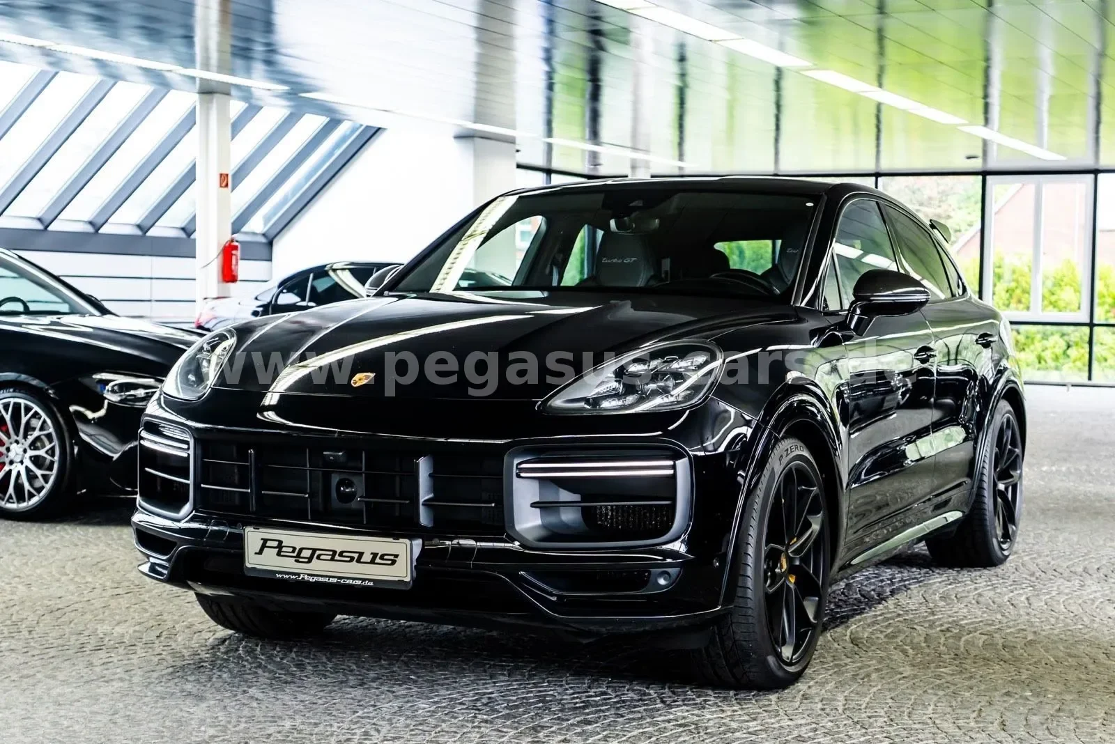 2022 Porsche Cayenne Turbo GT, 3/30