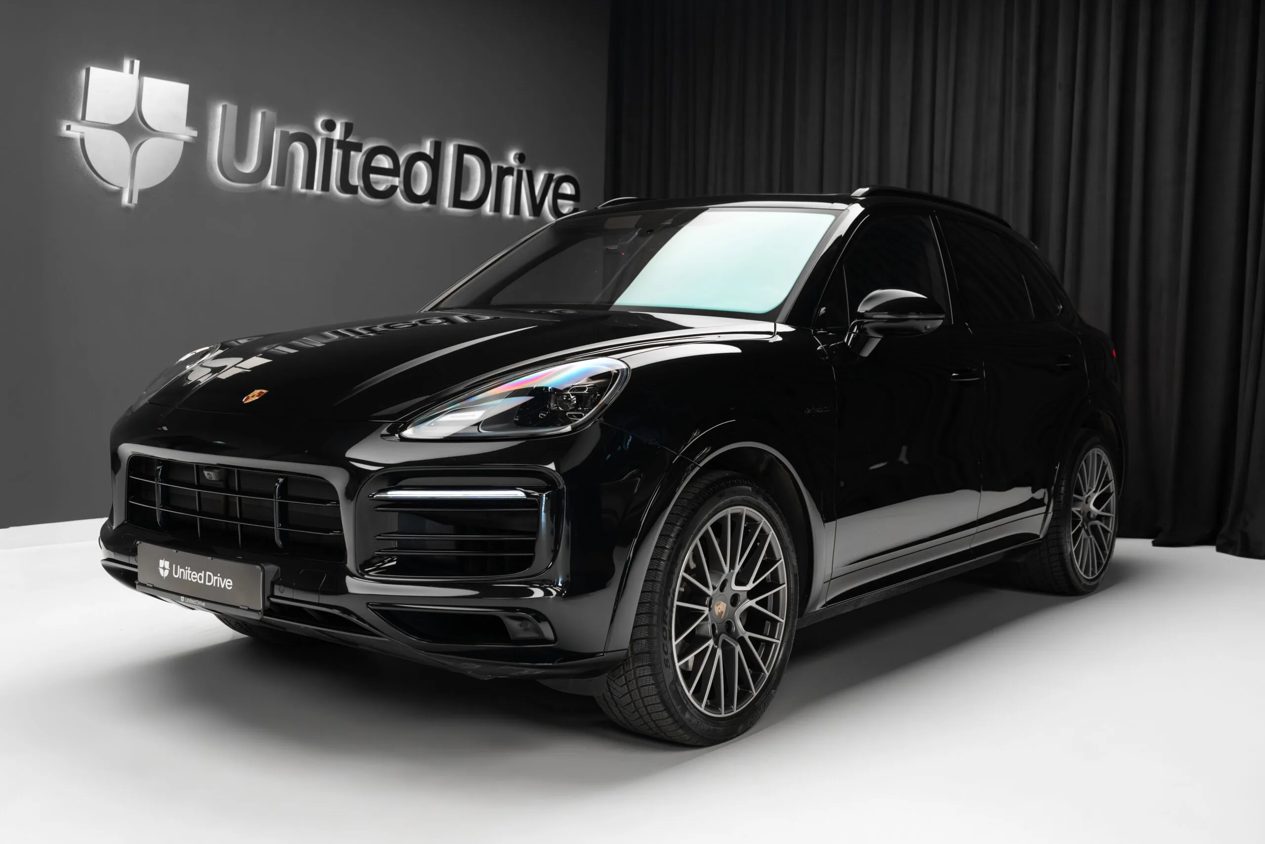 2022 Porsche Cayenne E-Hybrid angeboten von einem Fachhändler in Voluntari, Rumänien, Hauptfoto