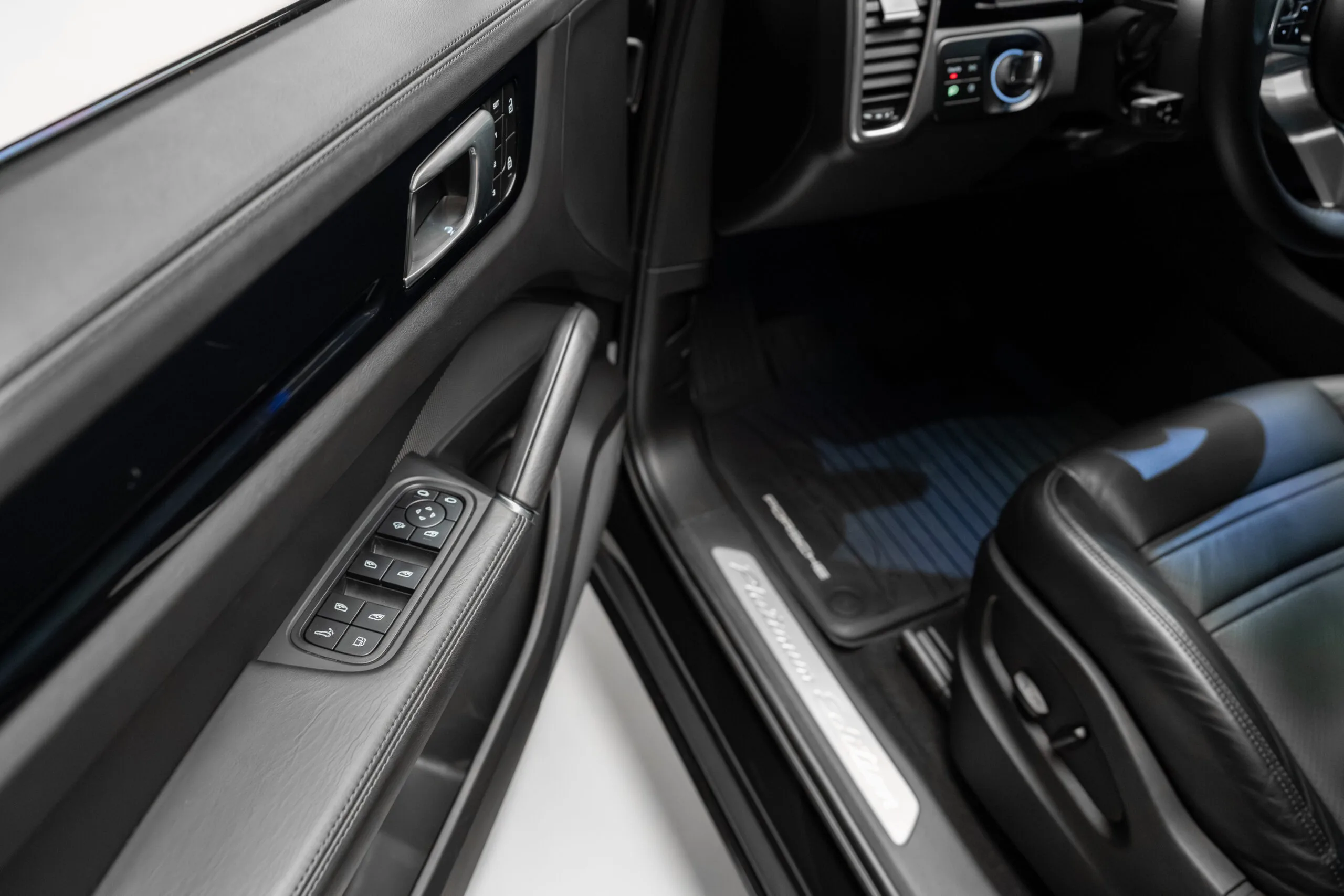2022 Porsche Cayenne E-Hybrid, 13/30