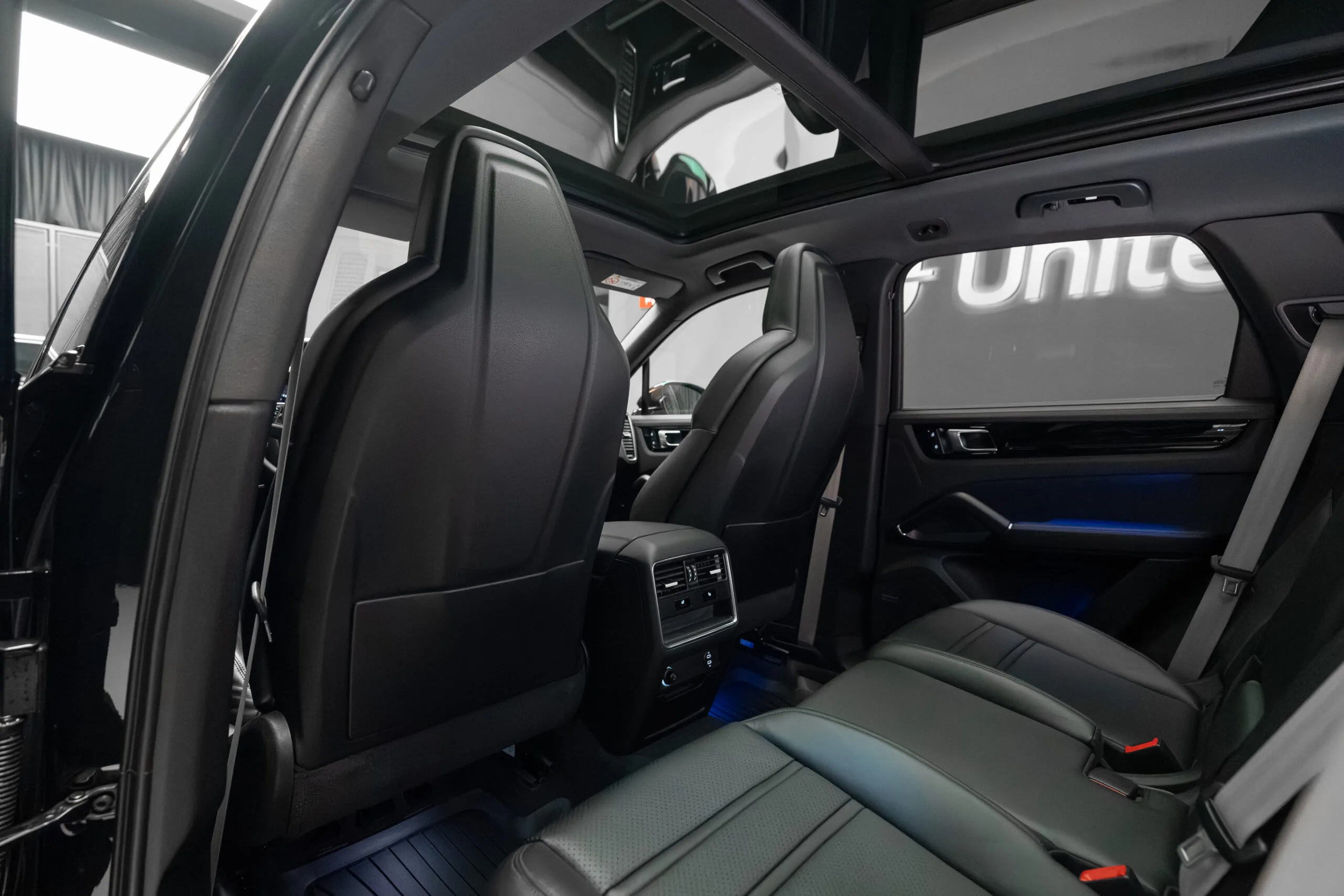 2022 Porsche Cayenne E-Hybrid, 27/30