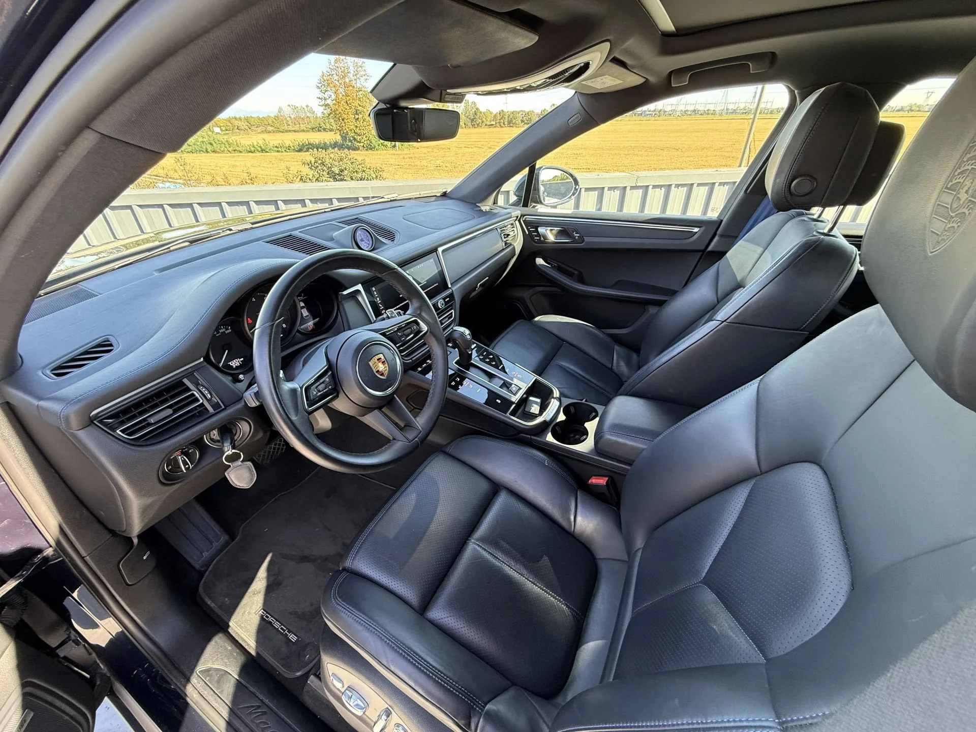 2022 Porsche Macan, 10/18