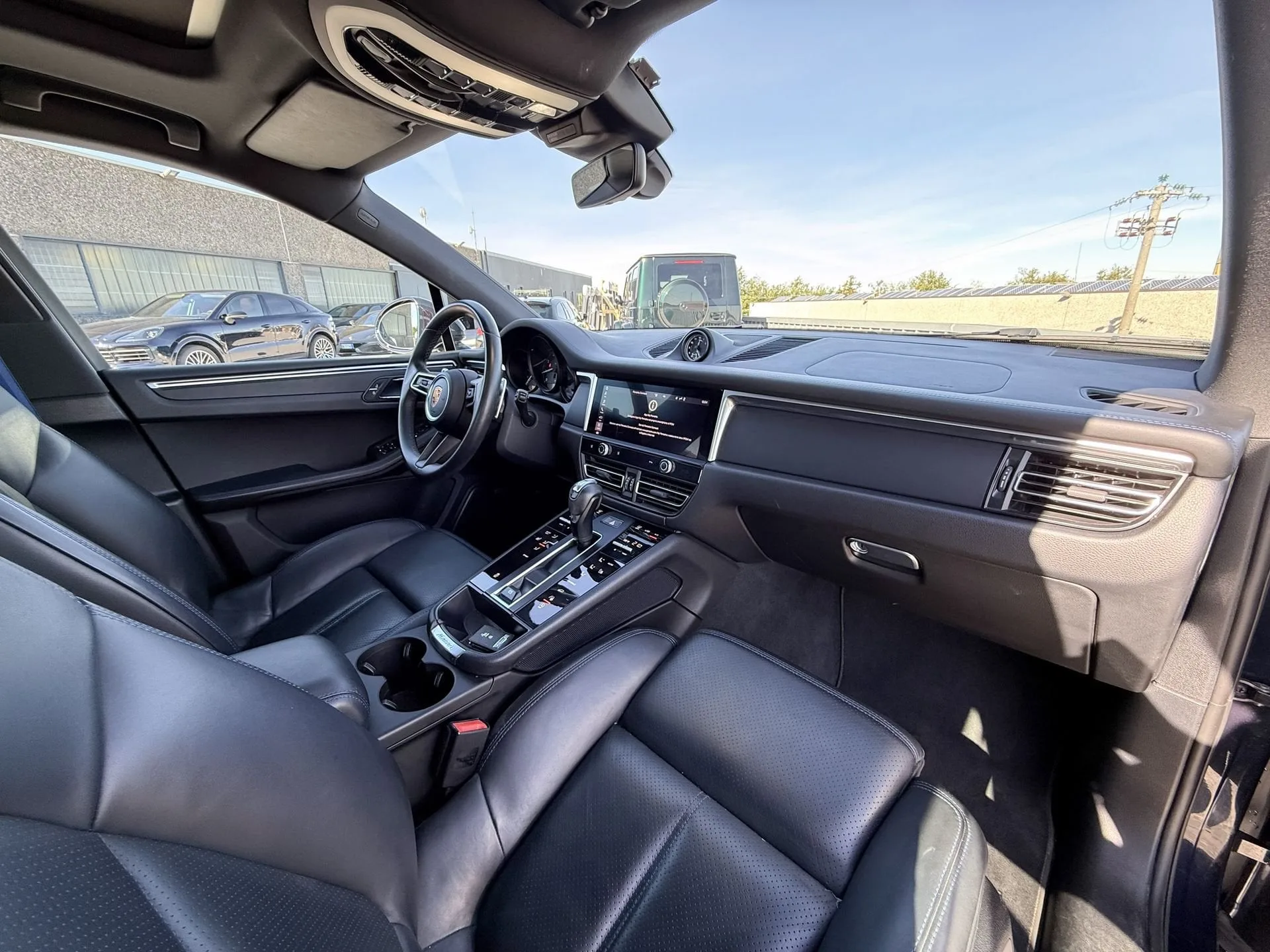 2022 Porsche Macan, 17/18