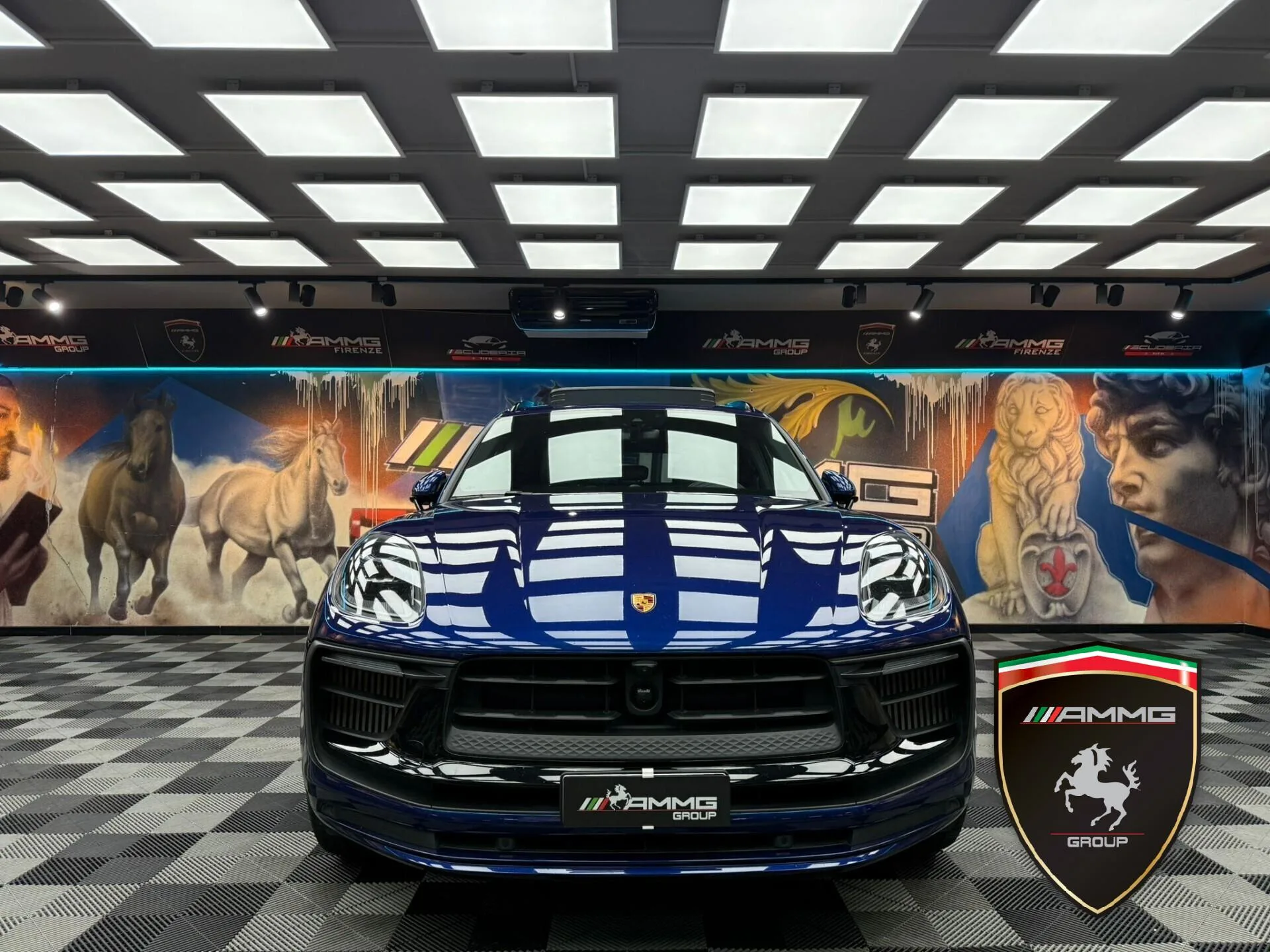 2022 Porsche Macan GTS, 2/15