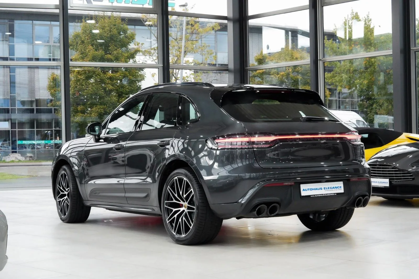 2022 Porsche Macan GTS, 3/30