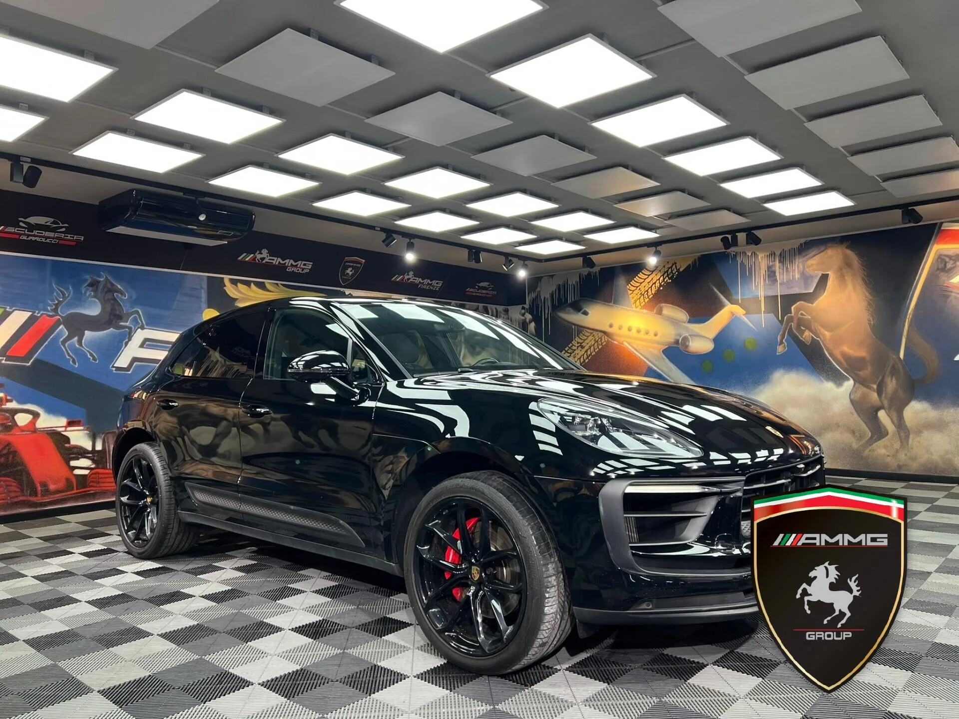 2022 Porsche Macan S, 3/15