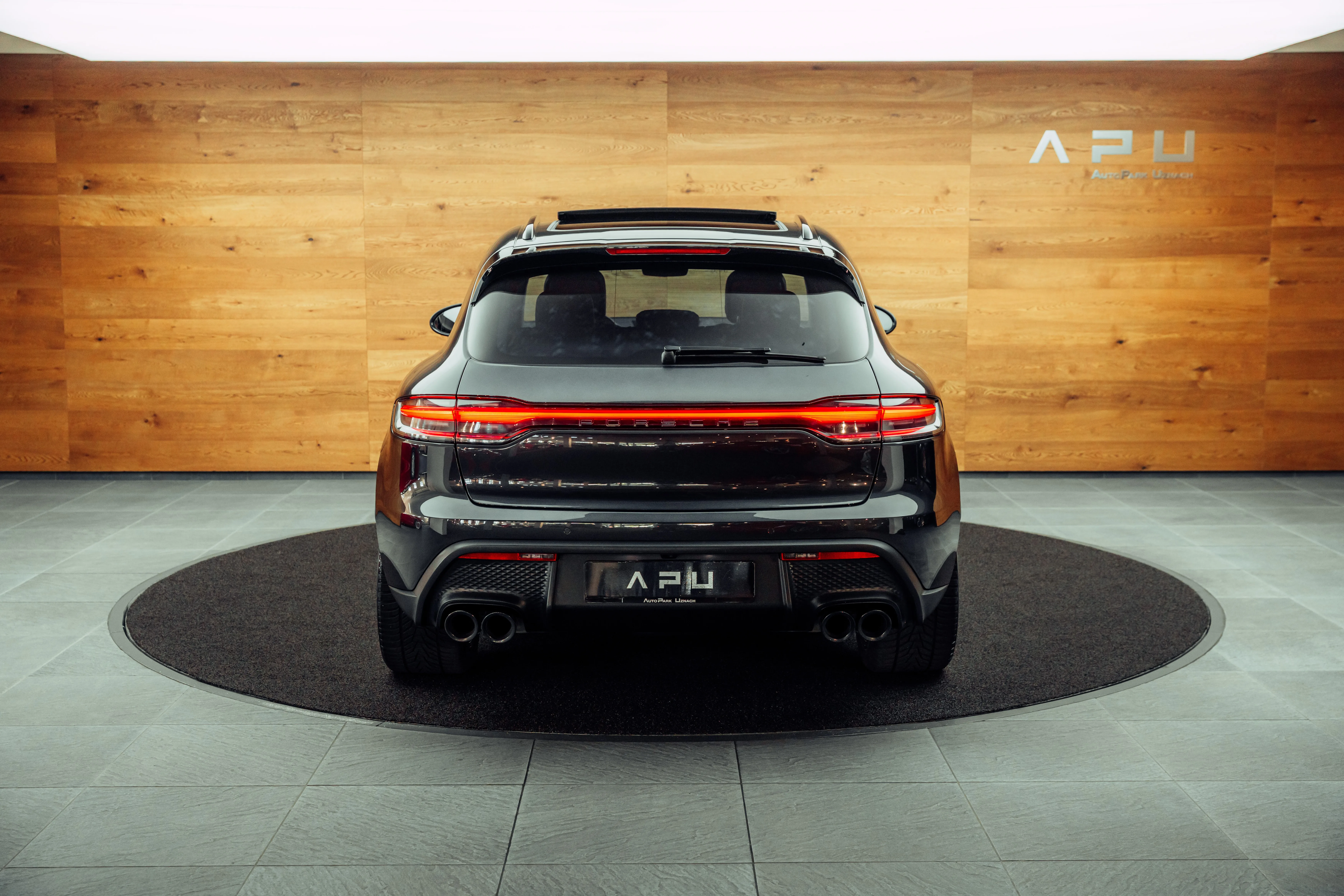 2022 Porsche Macan S, 15/18