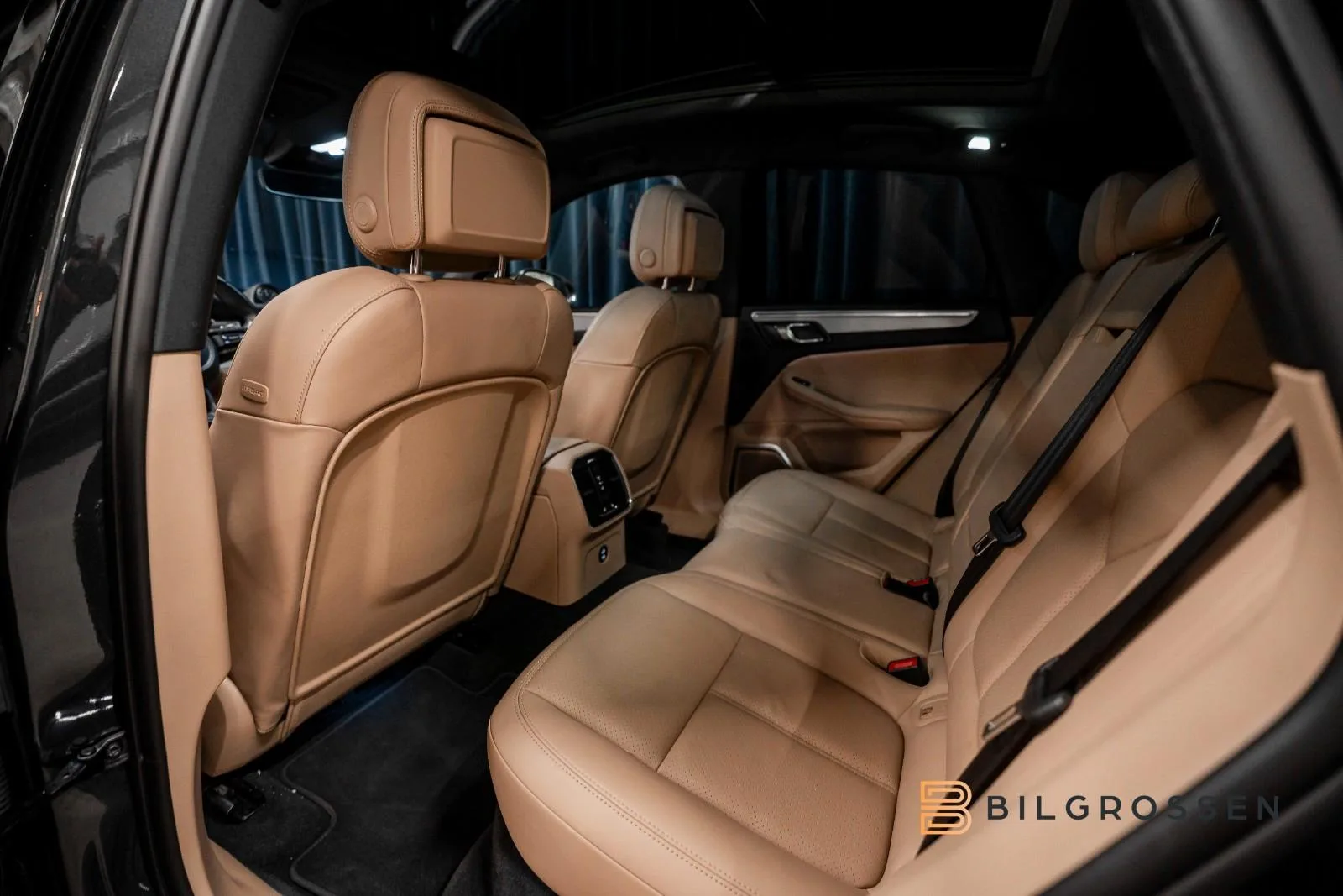 2022 Porsche Macan S, 16/21