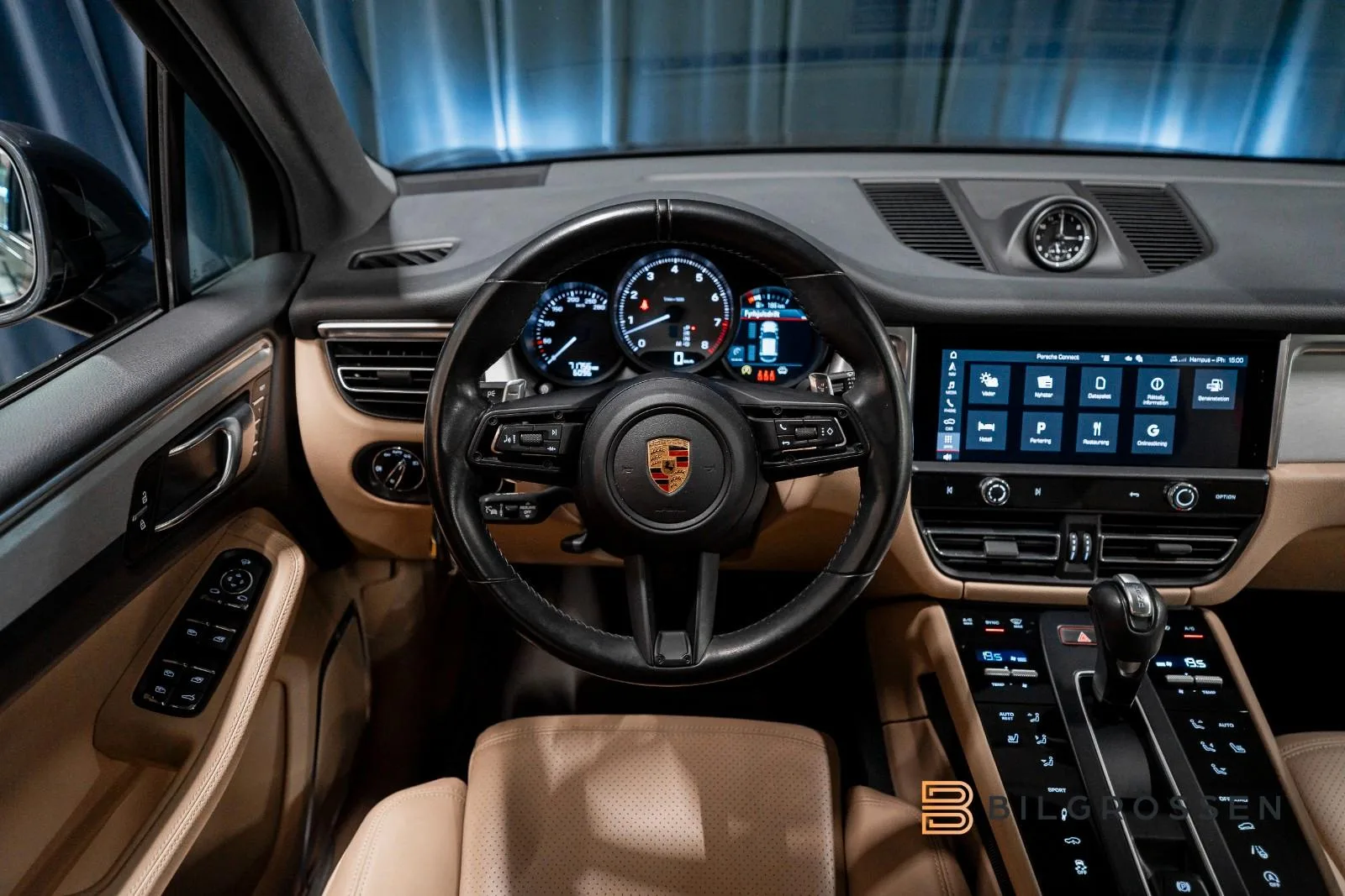 2022 Porsche Macan S, 17/21
