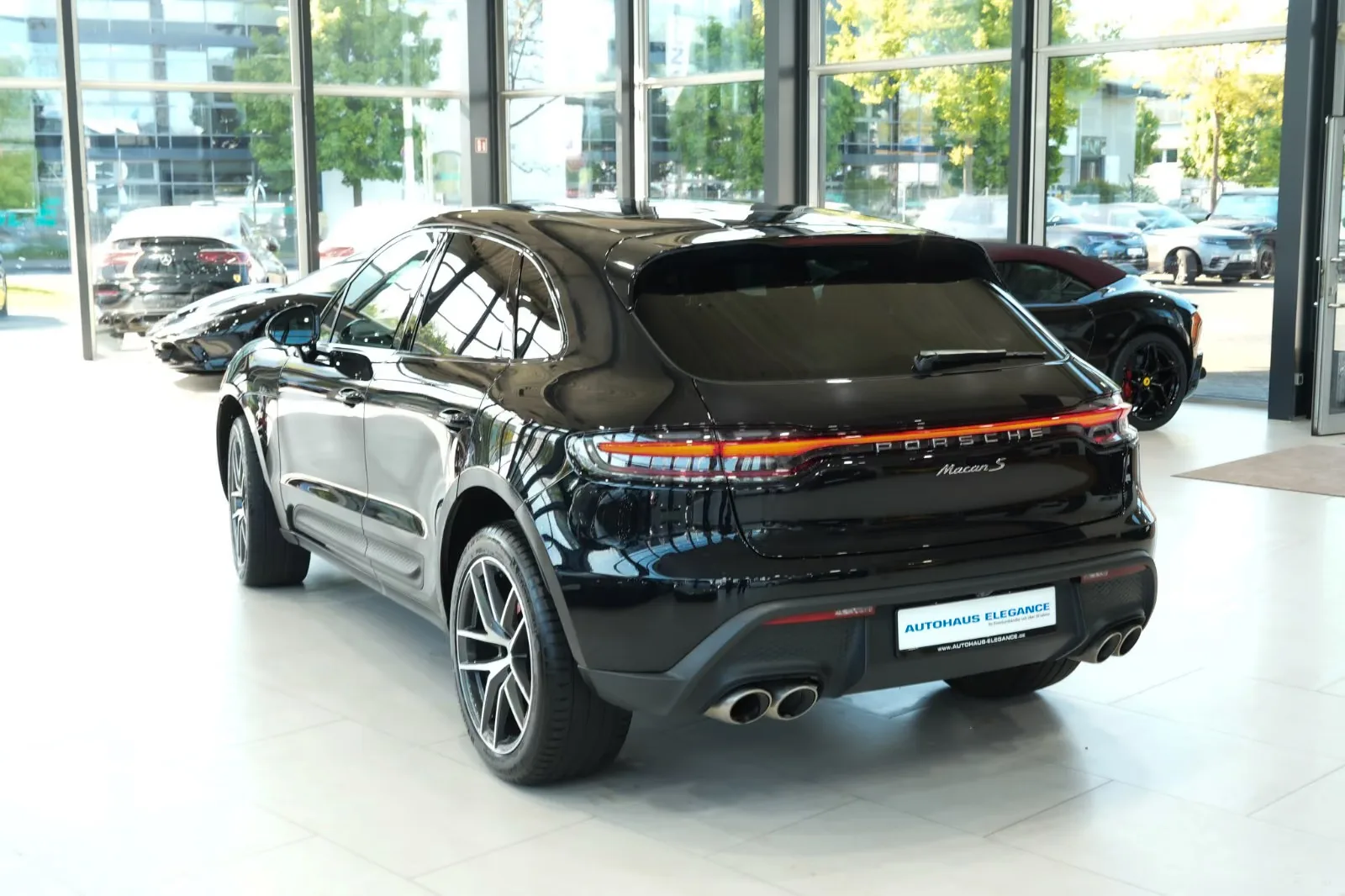 2022 Porsche Macan S, 3/26