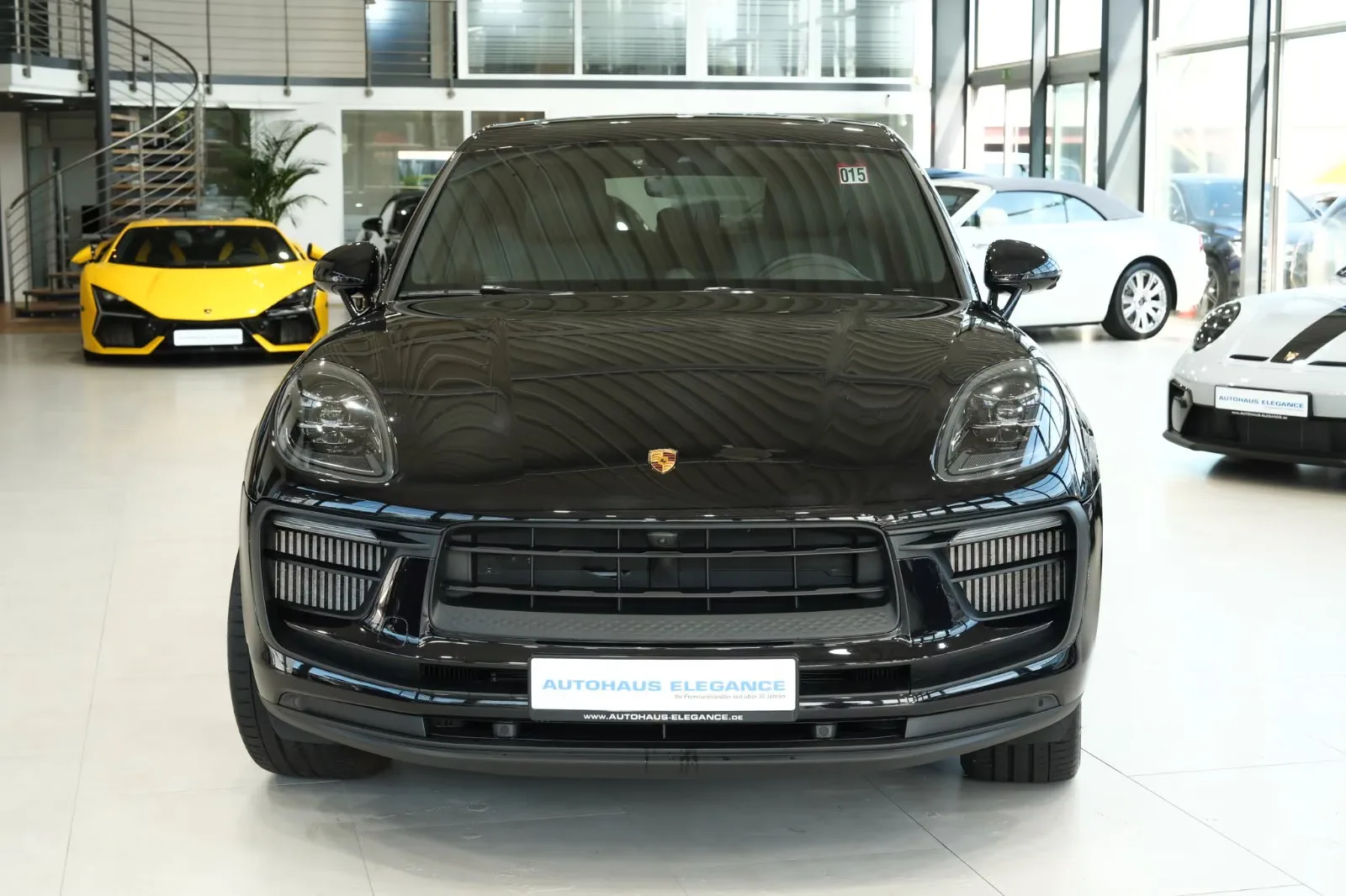 2022 Porsche Macan S, 4/26