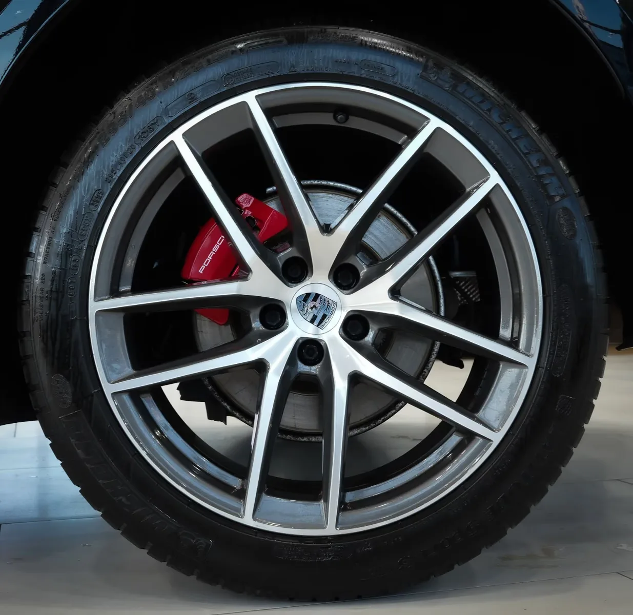 2022 Porsche Macan S, 9/26