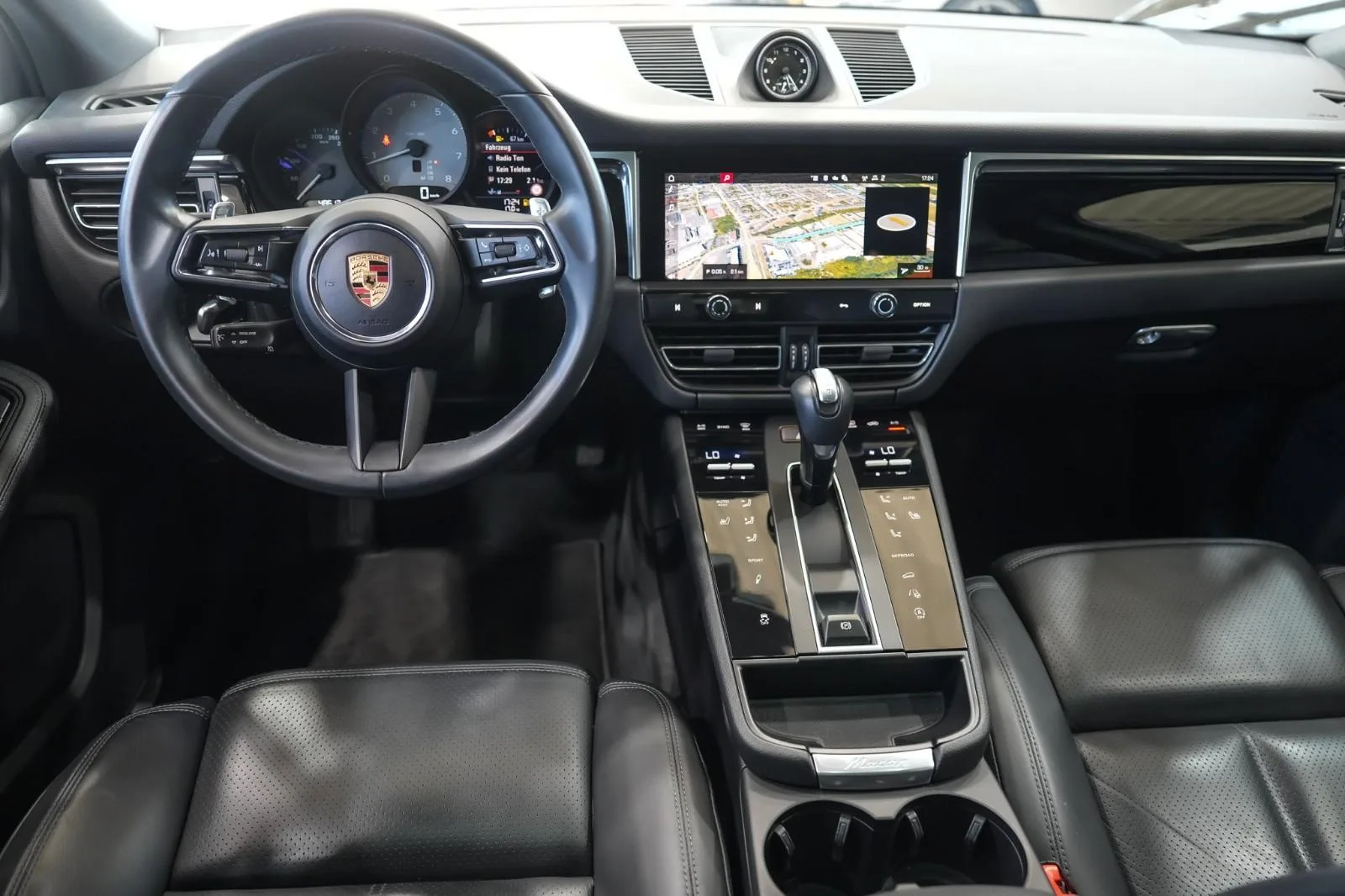 2022 Porsche Macan S, 12/26