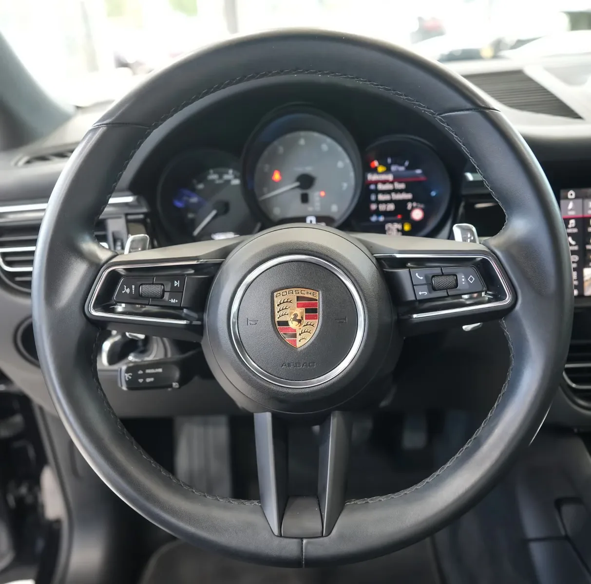 2022 Porsche Macan S, 14/26