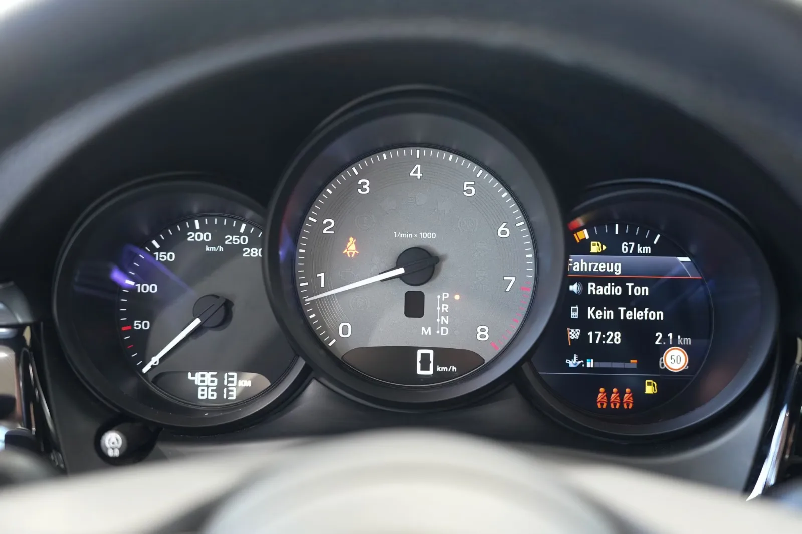 2022 Porsche Macan S, 15/26