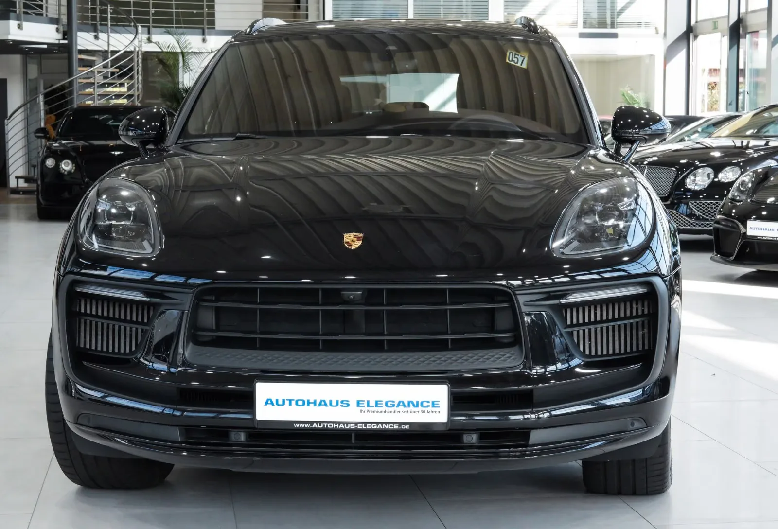 2022 Porsche Macan S, 4/28