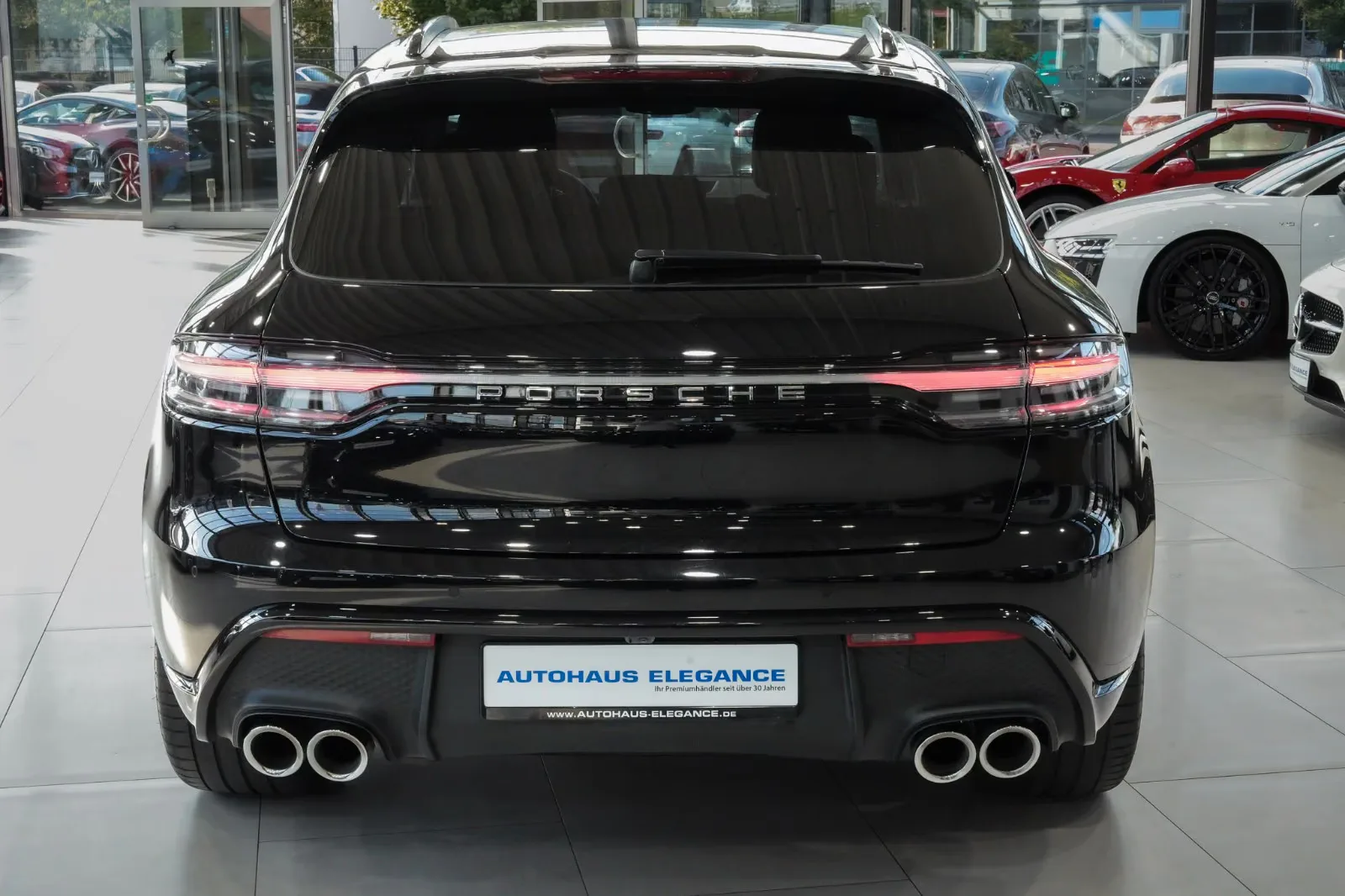 2022 Porsche Macan S, 5/28
