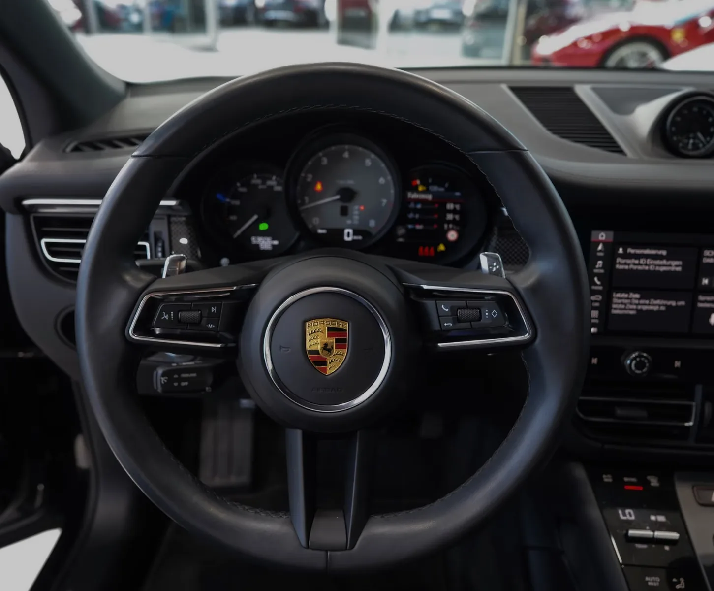 2022 Porsche Macan S, 13/28