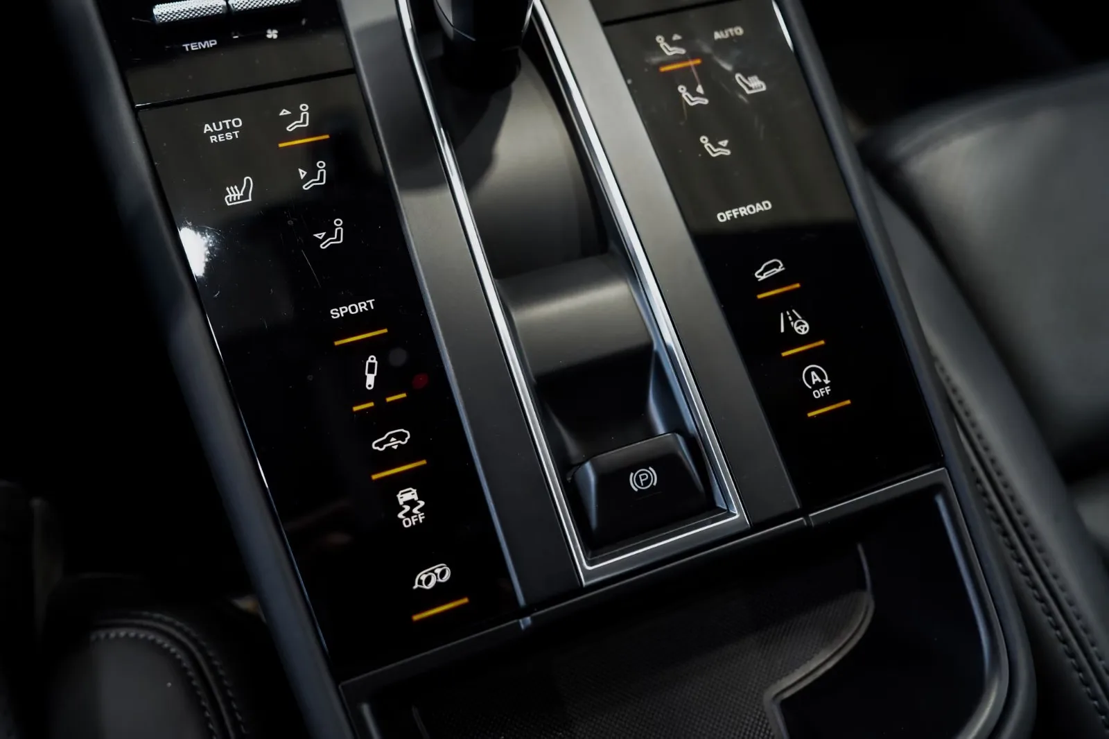 2022 Porsche Macan S, 22/28
