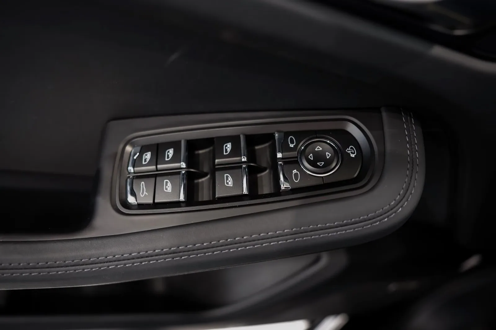 2022 Porsche Macan S, 23/28