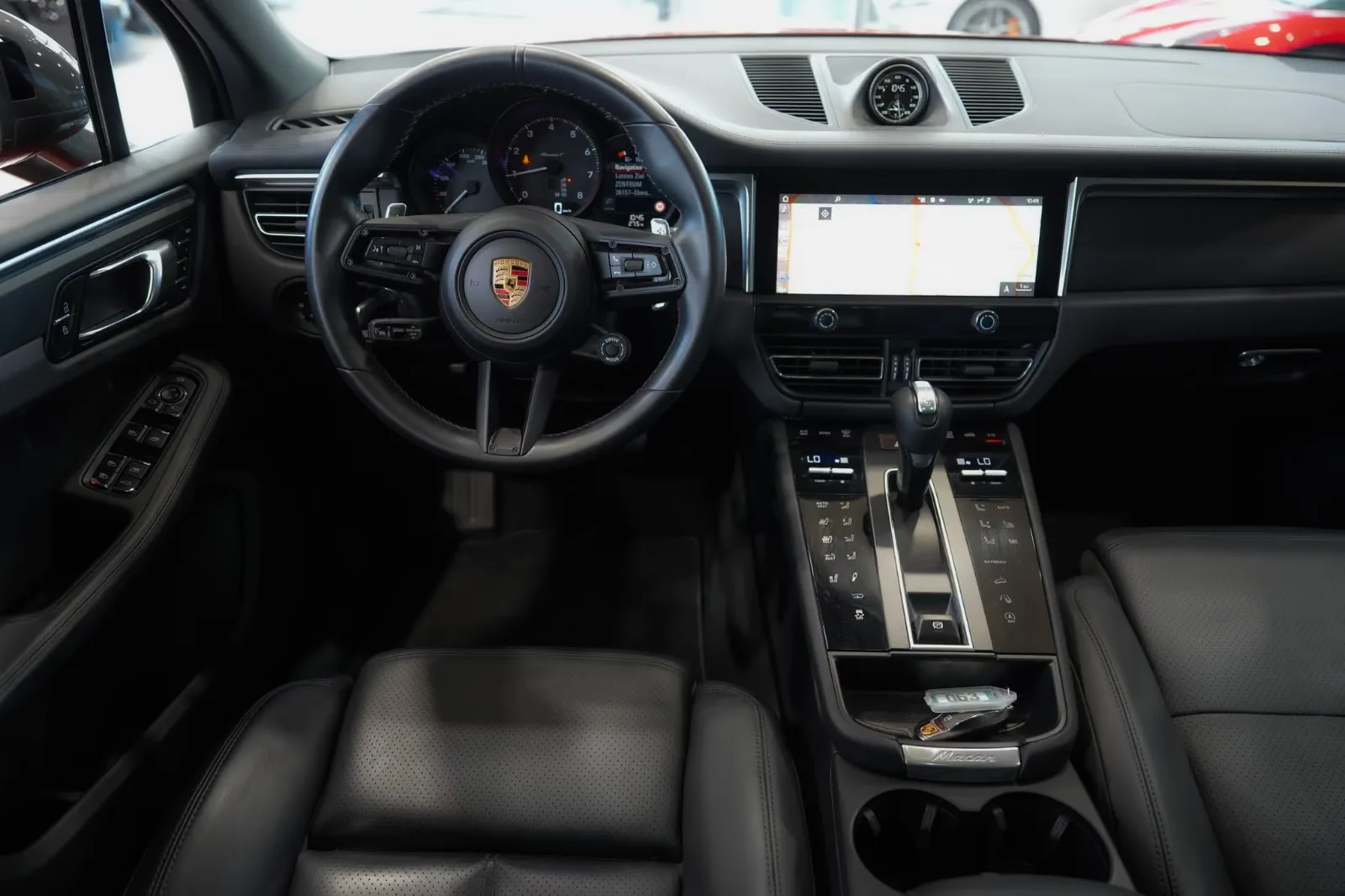 2022 Porsche Macan T, 16/25