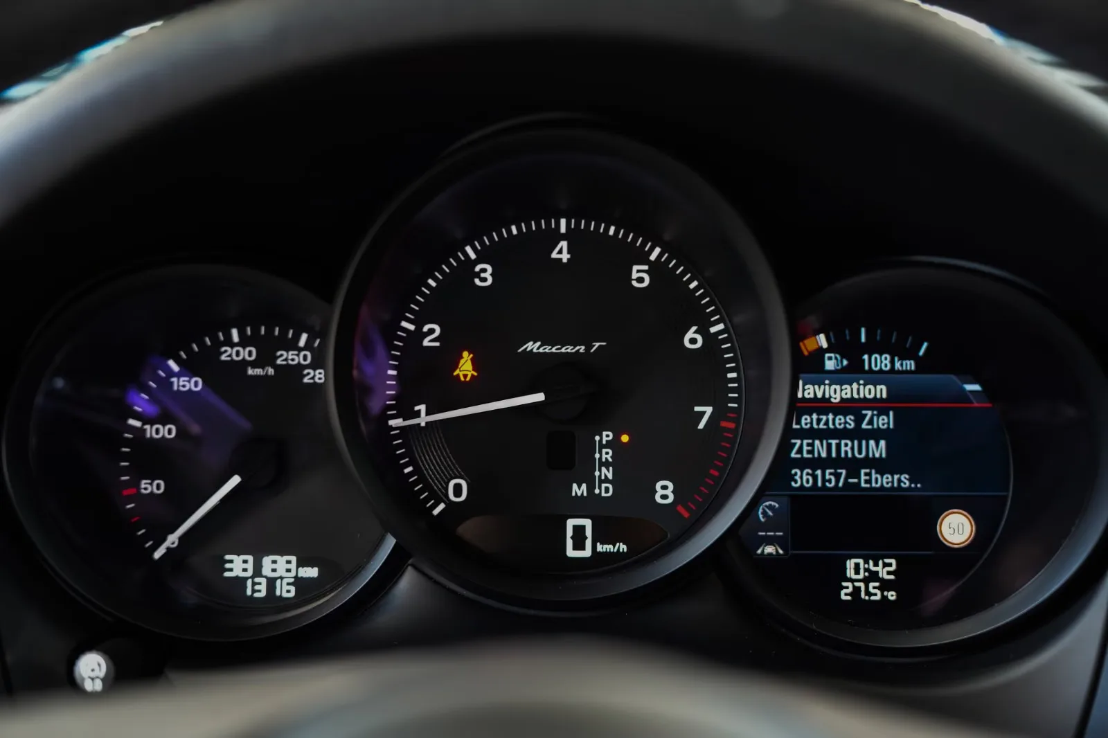 2022 Porsche Macan T, 18/25