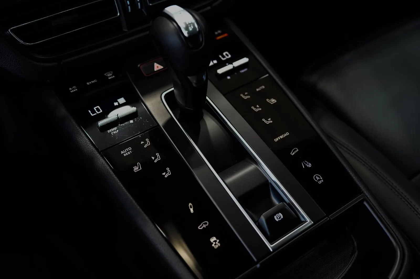 2022 Porsche Macan T, 22/25