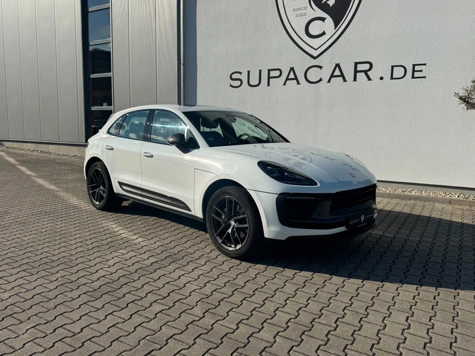 2022 Porsche Macan T angeboten von einem Fachhändler in Kranzberg, Deutschland, Hauptfoto