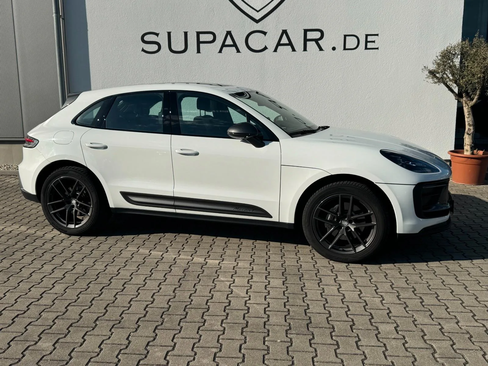 2022 Porsche Macan T, 16/30