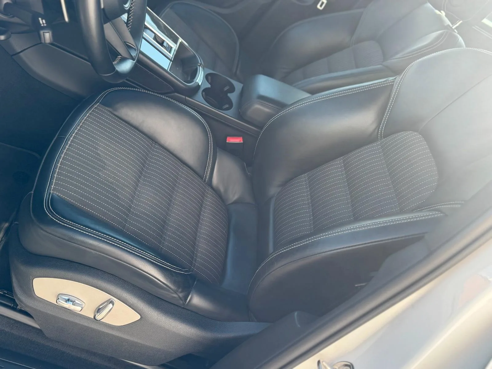 2022 Porsche Macan T, 21/30