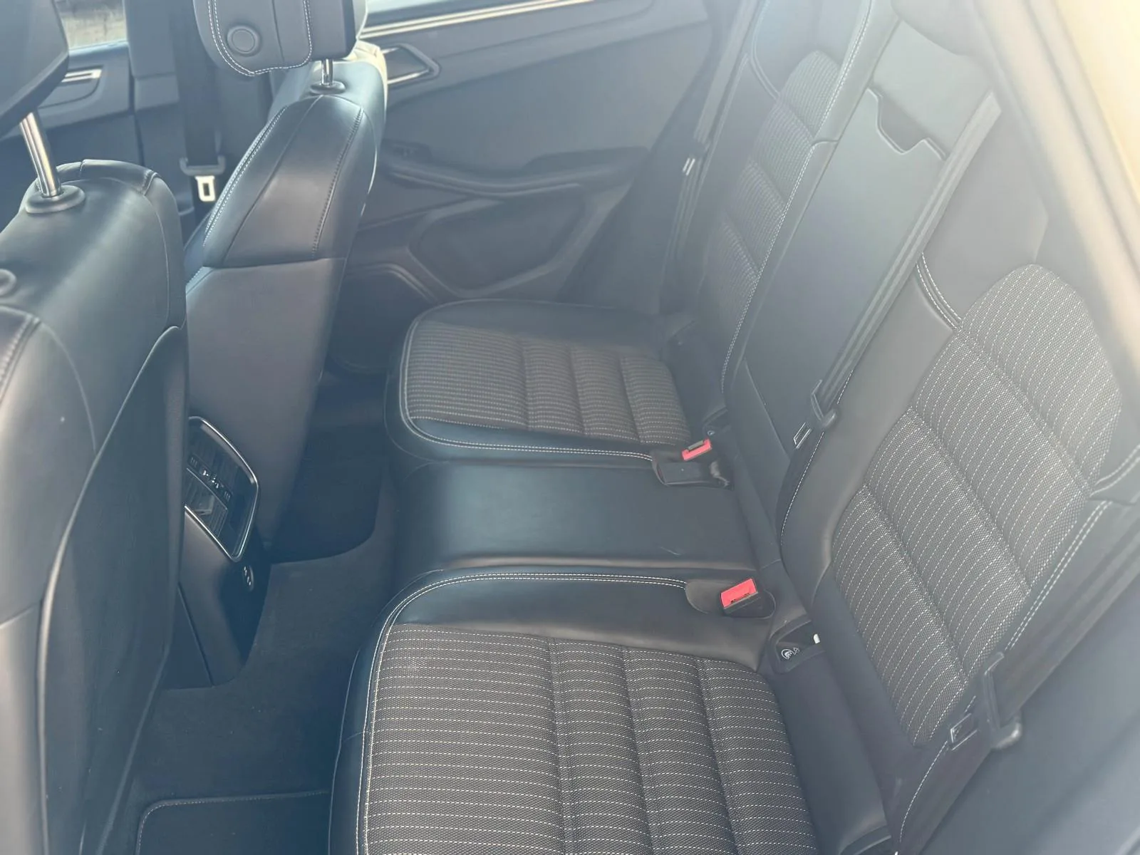 2022 Porsche Macan T, 24/30