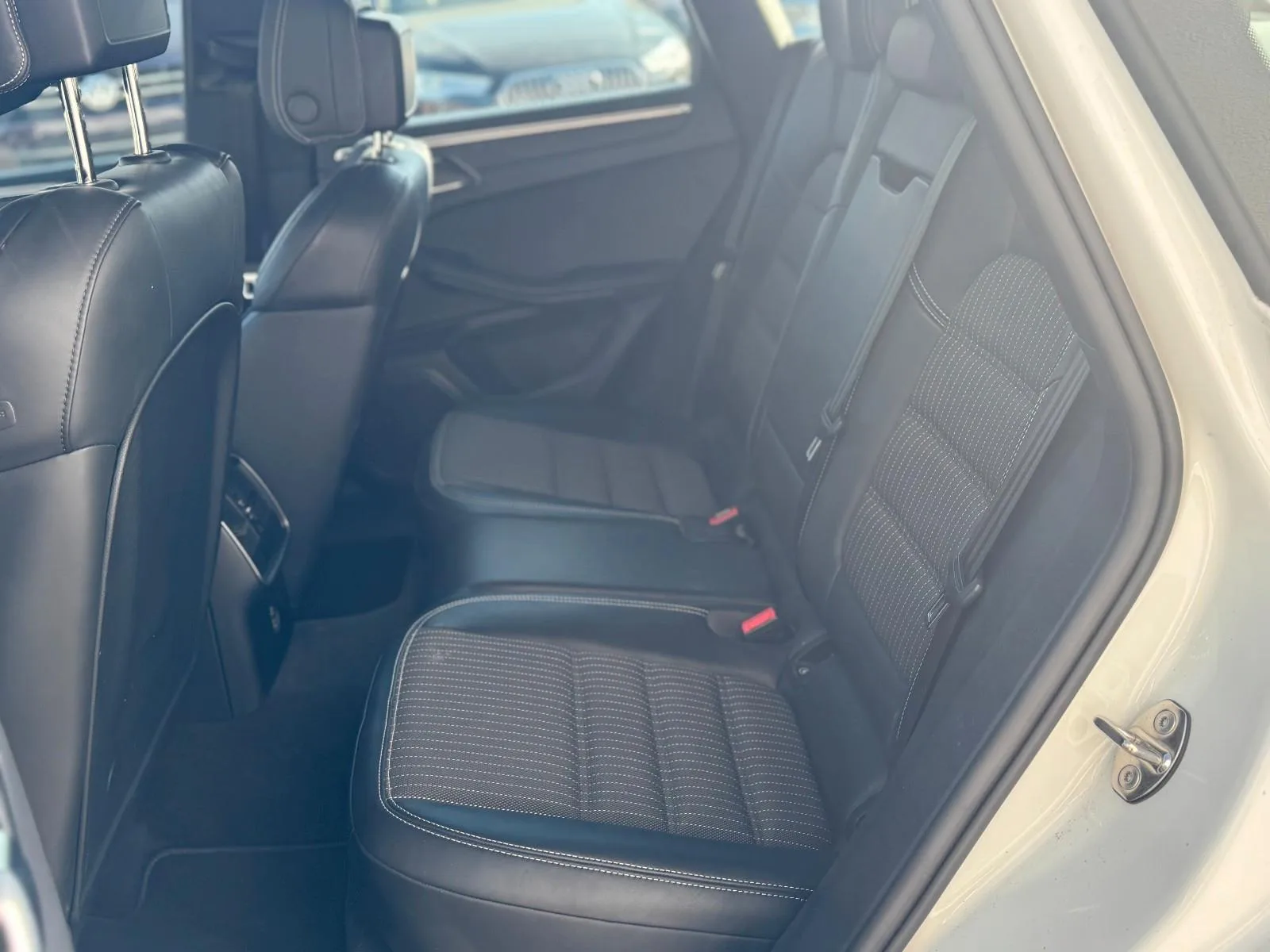 2022 Porsche Macan T, 25/30