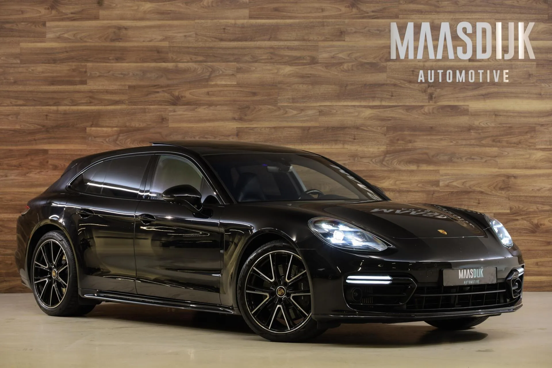 2022 Porsche Panamera 4 E-Hybrid Sport Turismo Platinum Edition, 4/30